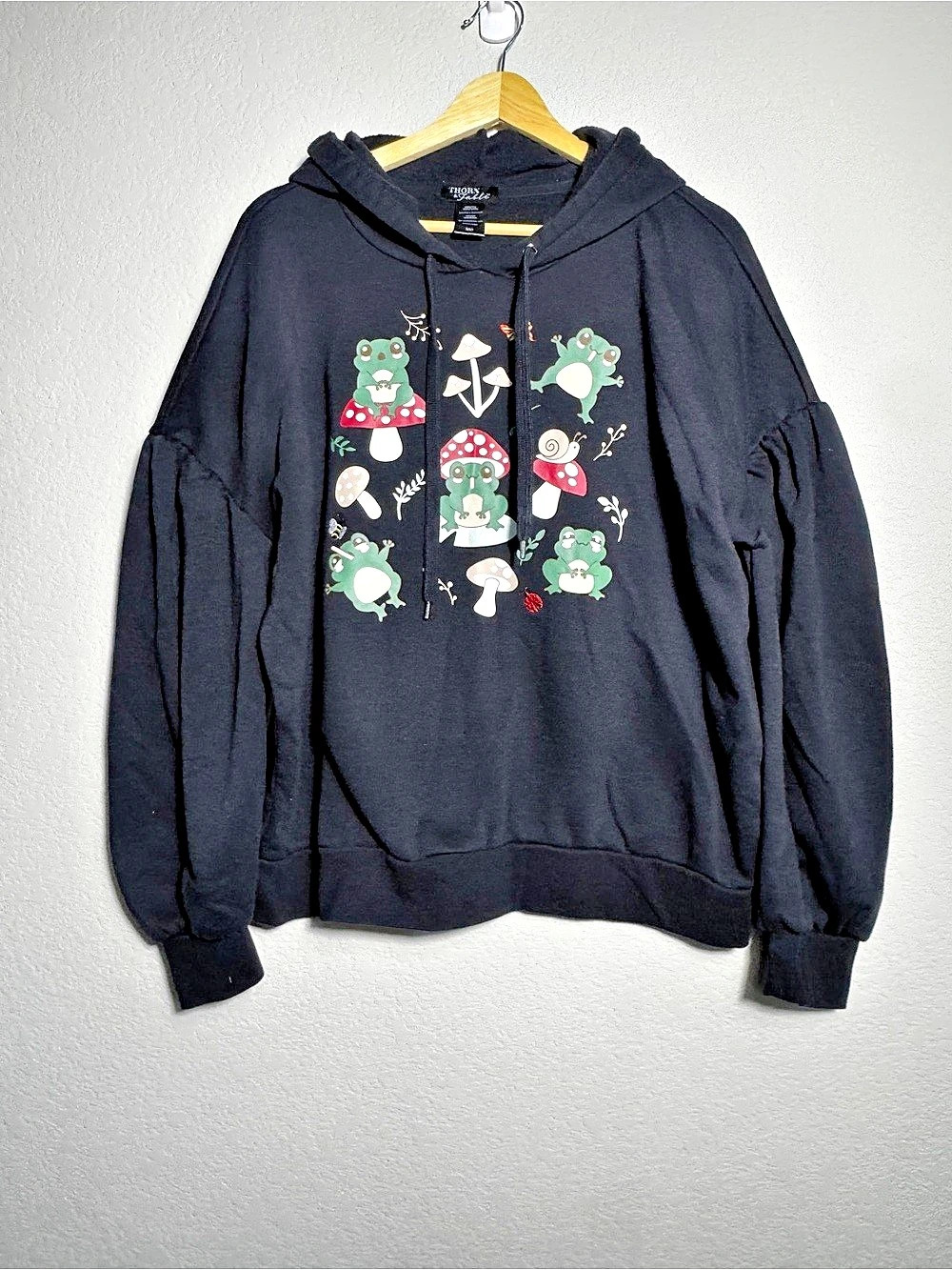 Thorn & Fable Black Kawaii Frogs & Mushrooms Hoodie Medium artsy